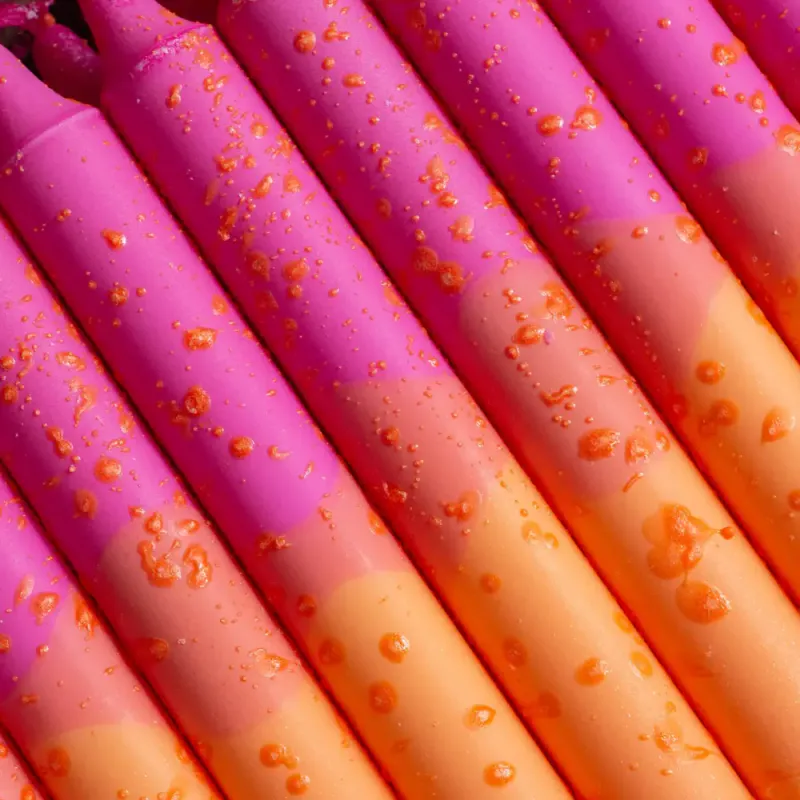 Stearinlys -  Fuksia og oransje med konfetti